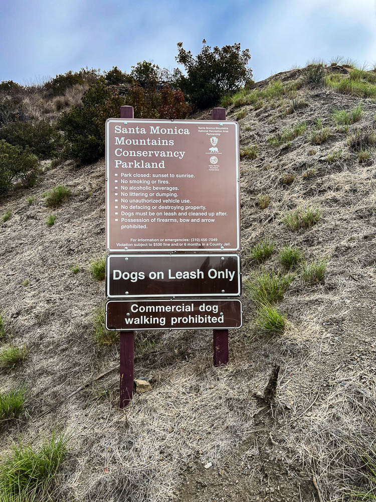 Getty View Trail sign